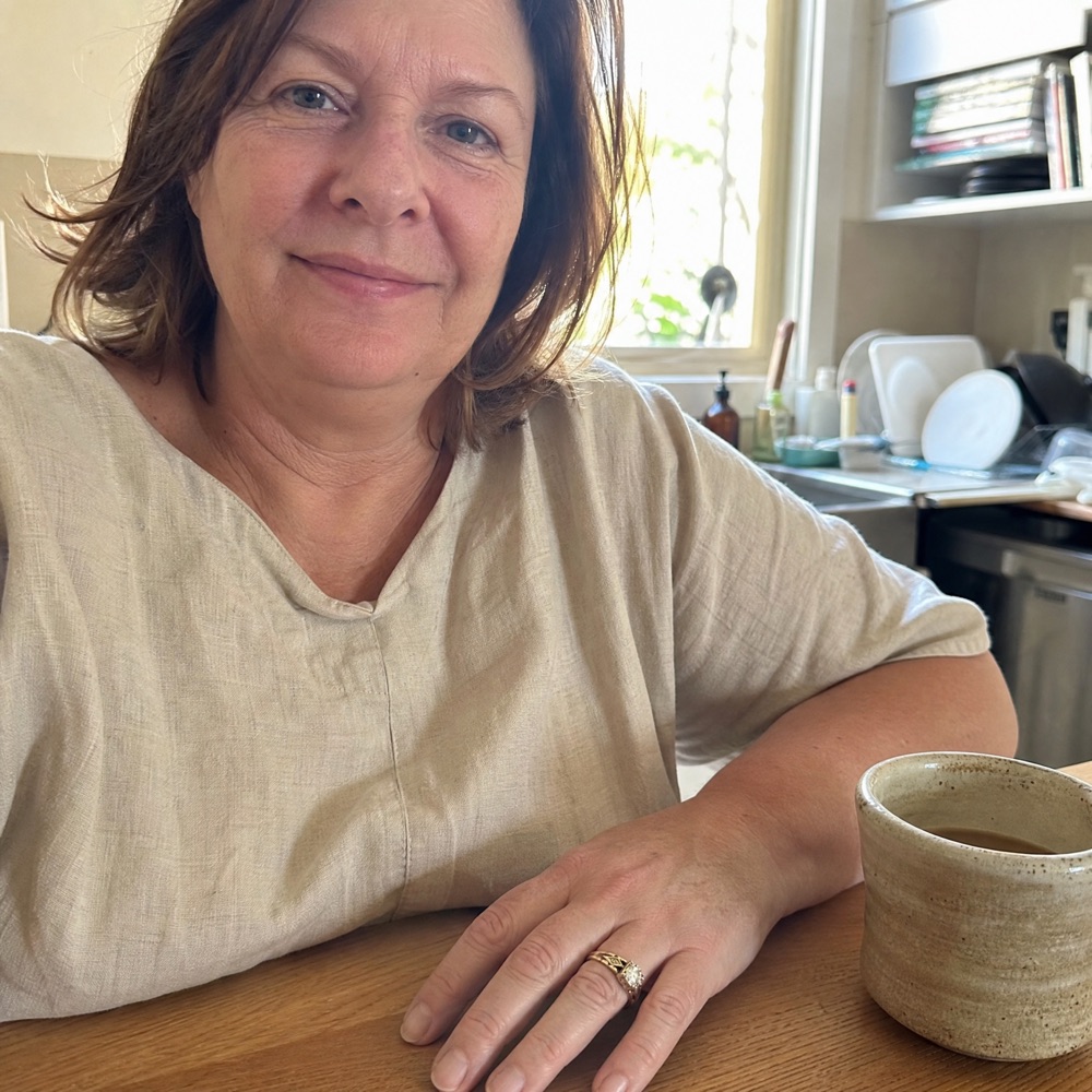 Real customer with her Rosie vintage ring